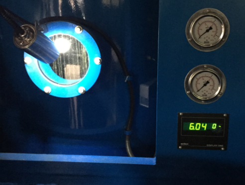 真空觀察照片.png 真空濾油機干燥消泡原理